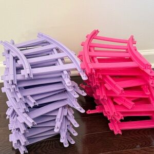 Track for Minnie Ride on train Stack of Purple and Hot Pink Curved Toy Tracks